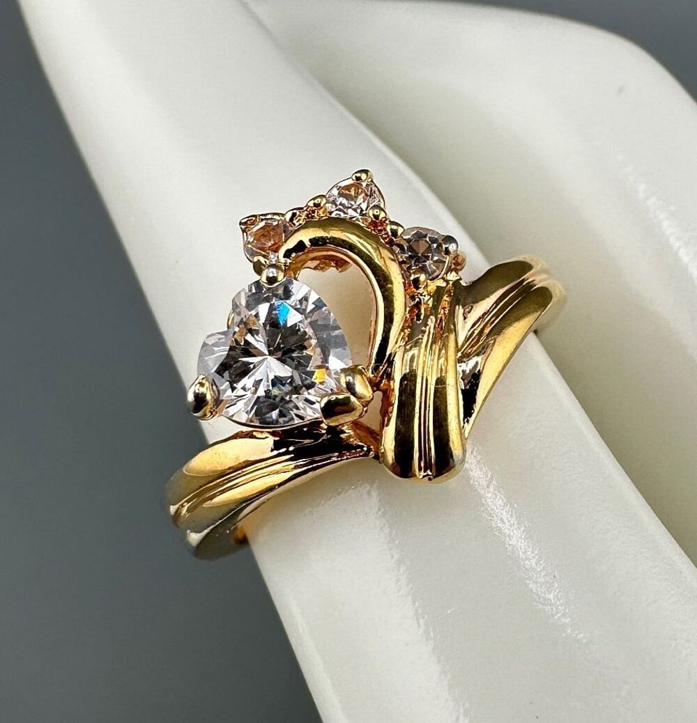 Vintage Ring Heart Shaped CZ Crystal Gold Tone Simulated Diamonds Size 7.5